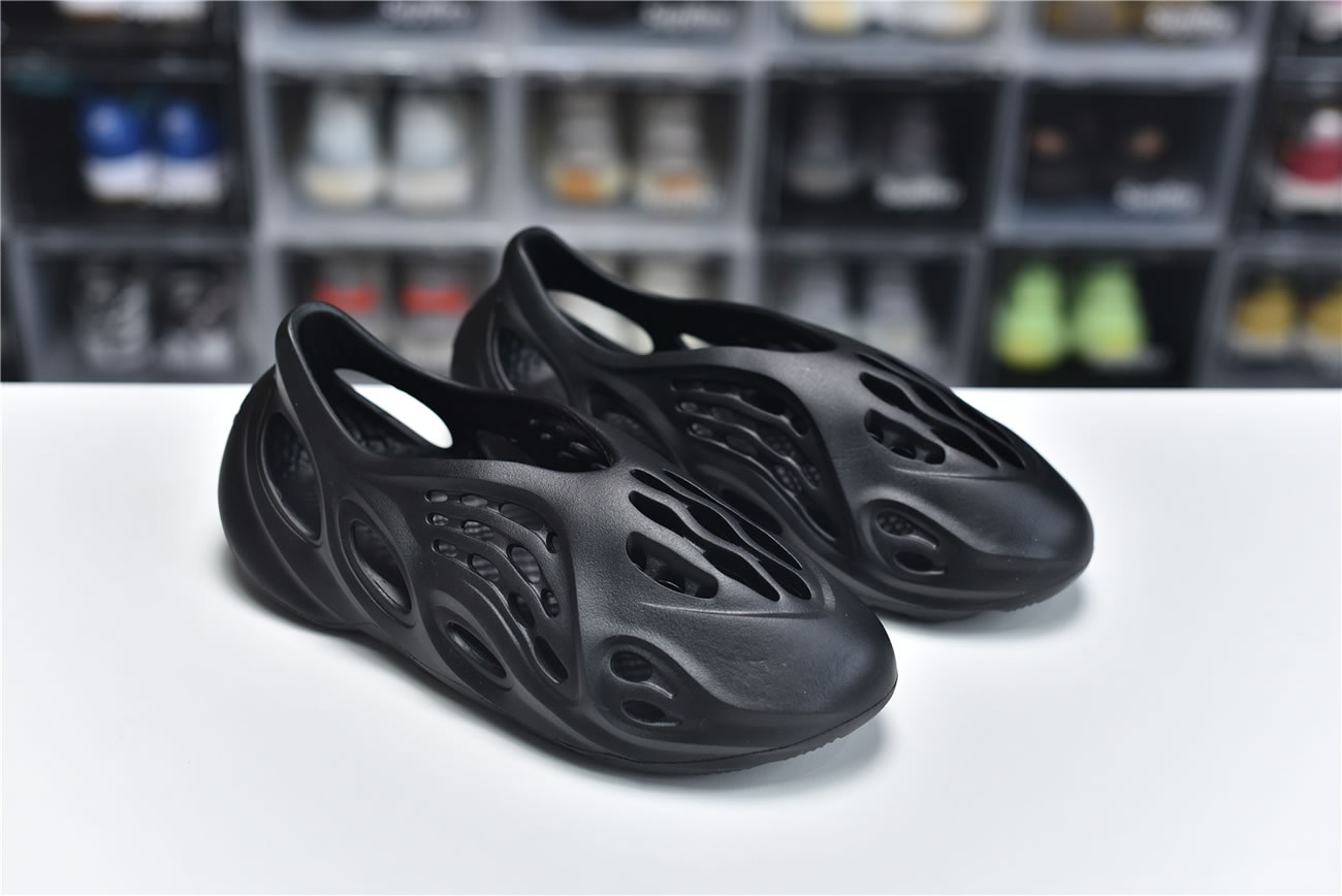 Adidas Yeezy Crocs Clog Foam Runner Colors Black (2) - newkick.org