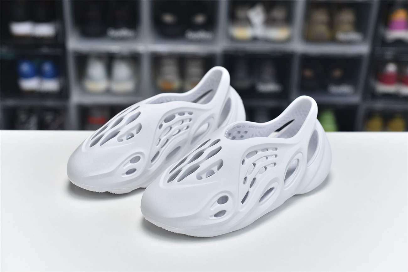 Adidas Yeezy Crocs Clog Foam Runner Colors White (1) - newkick.org