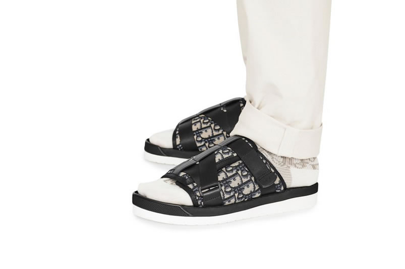 Dior Black Oblique Neoprene Sandals On Feet (1) - newkick.org