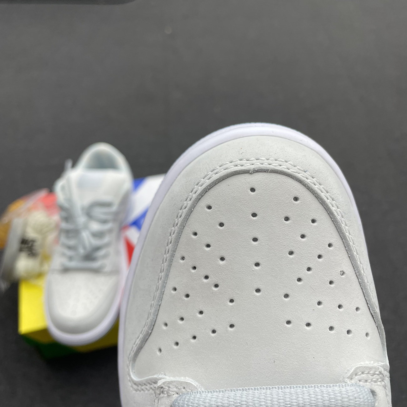 Nike Sb Dunk Low White Lobster Friends And Family Fd8776 100 (5) - newkick.org