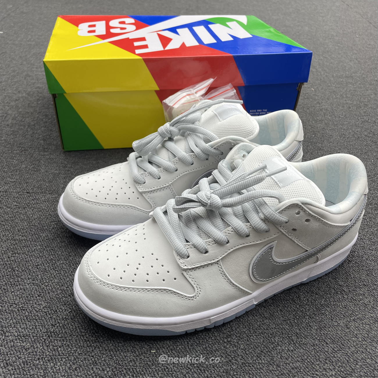 Nike Sb Dunk Low White Lobster Friends And Family Fd8776 100 (8) - newkick.org