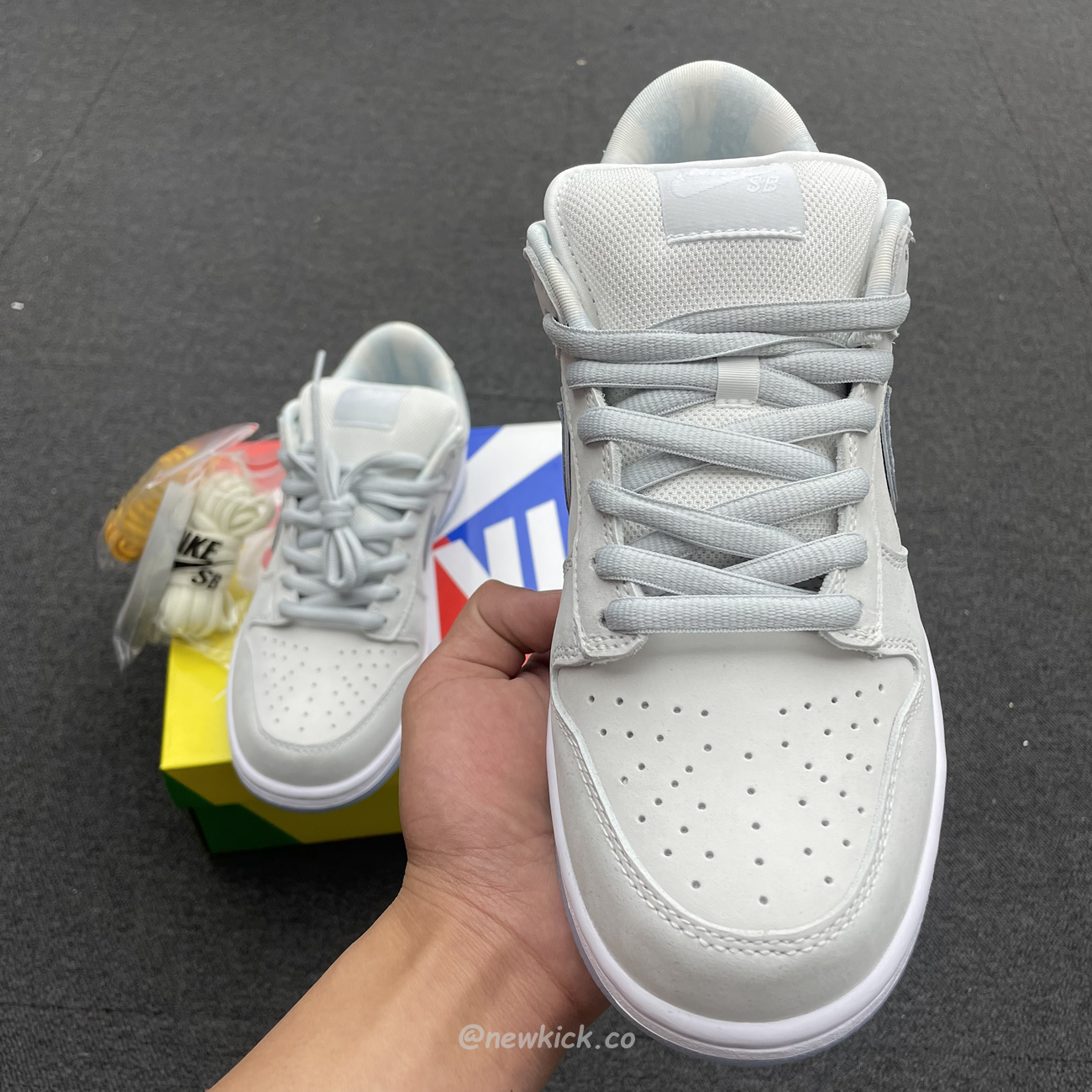 Nike Sb Dunk Low White Lobster Friends And Family Fd8776 100 (9) - newkick.org