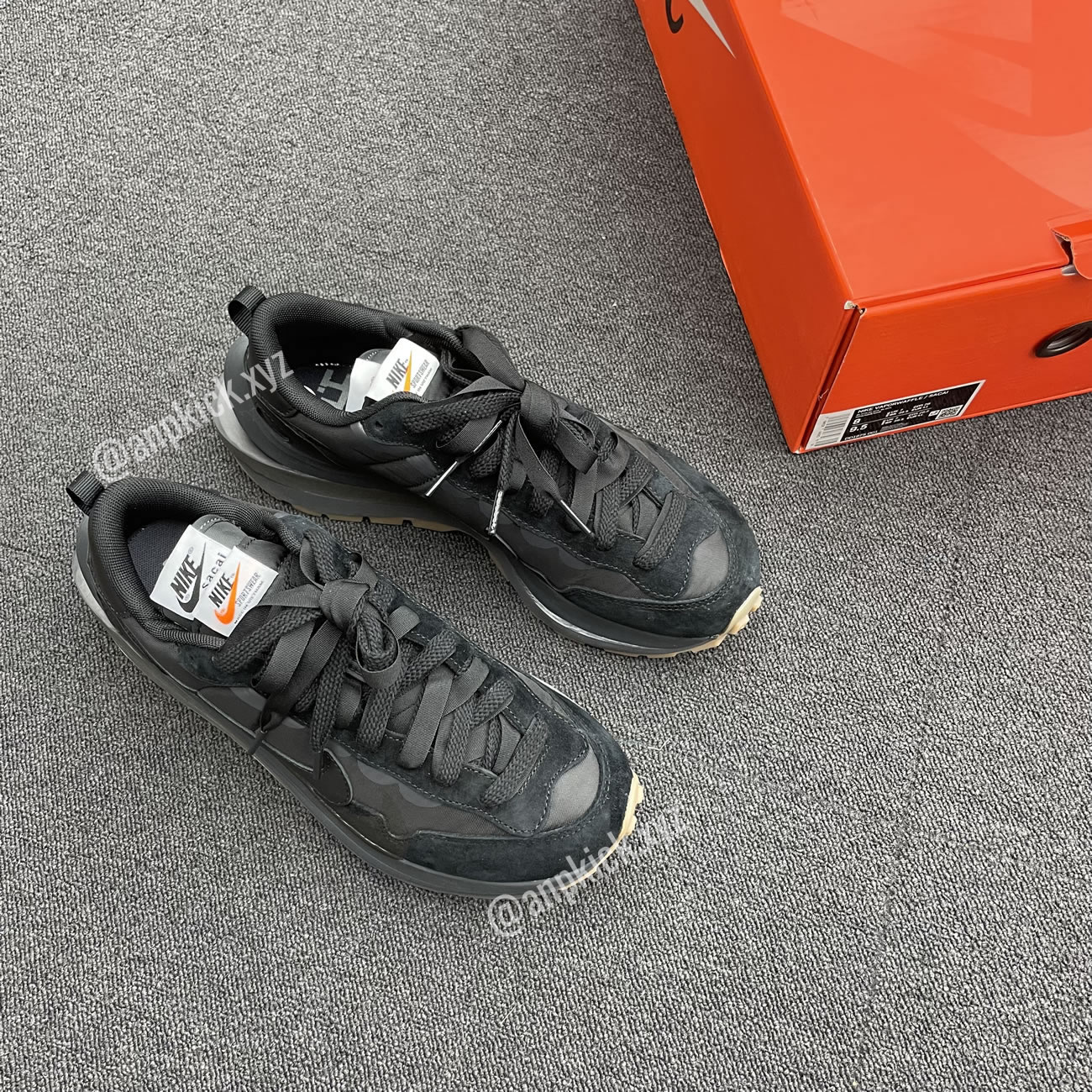 Anpkick Sacai Nike Vaporwaffle Black Gum Dd1875 001 (1) - newkick.org