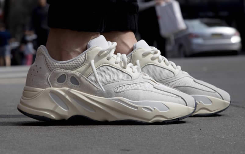 Adidas Yeezy Boost 700 Analog On Foot Outfit Release Date Eg7596 (3) - newkick.org