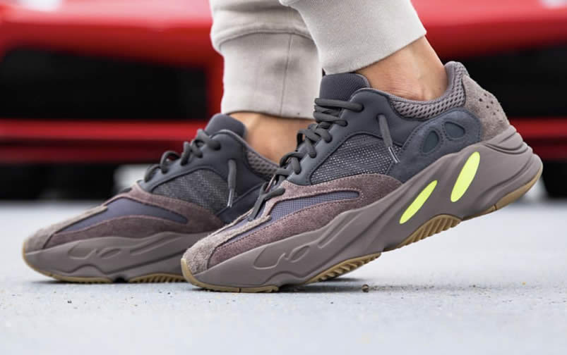 Yeezy Boost 700 'Mauve' On Feet Wave Runner Outfit EE9614