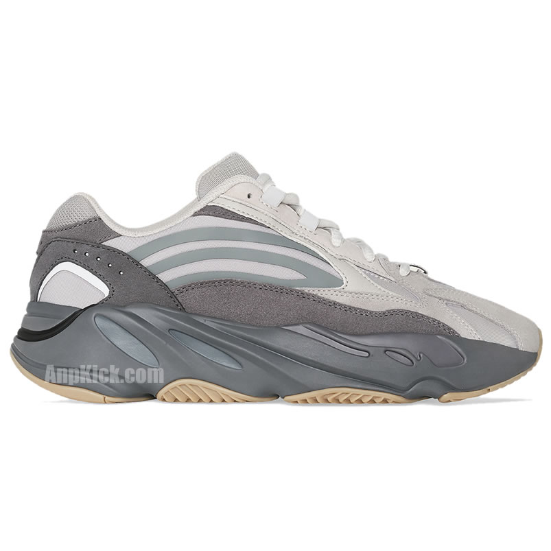 Adidas Yeezy Boost 700 V2 Tephra On Feet Outfit Style Fu7914 (2) - newkick.org