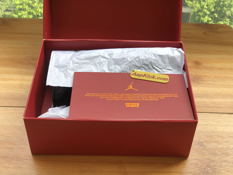 Levi's x Air Jordan 4 'Black Denim' Original Box & Label