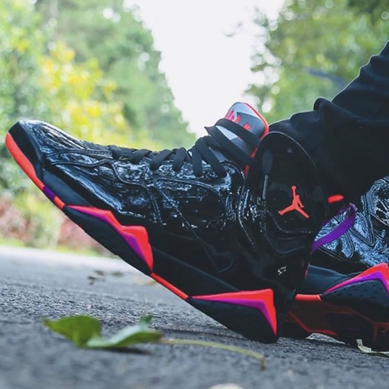 Air Jordan 7 Wmns Black Patent Leather Shoes On Feet Release Date 313358 006 (1) - newkick.org