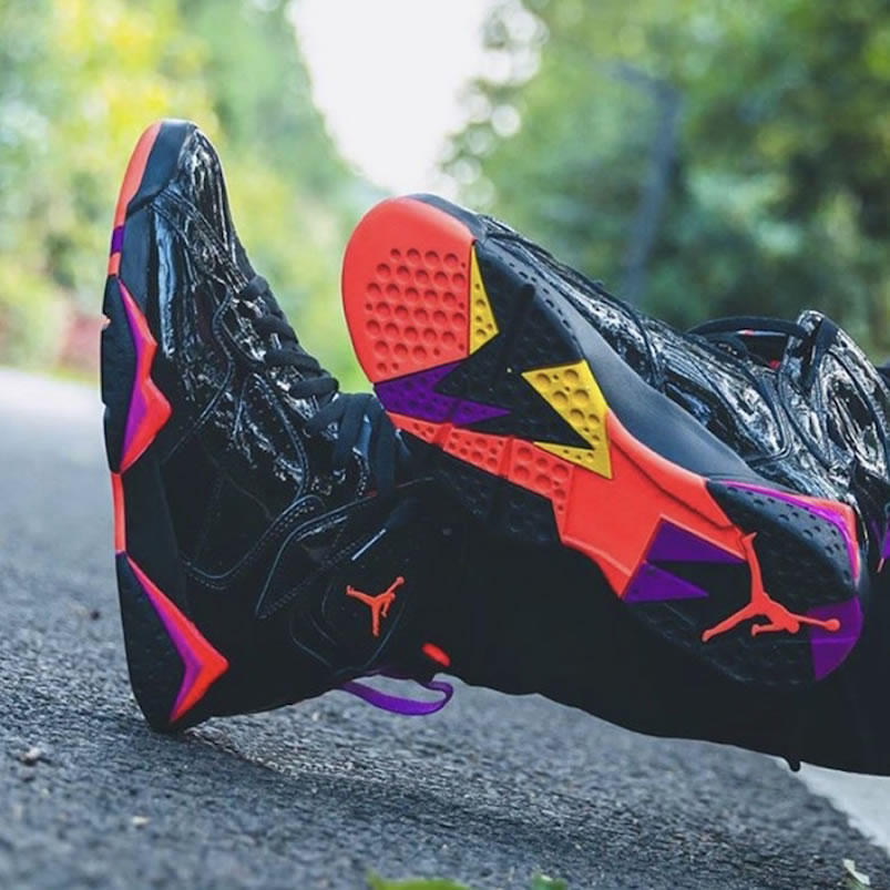 Air Jordan 7 Wmns Black Patent Leather Shoes On Feet Release Date 313358 006 (4) - newkick.org