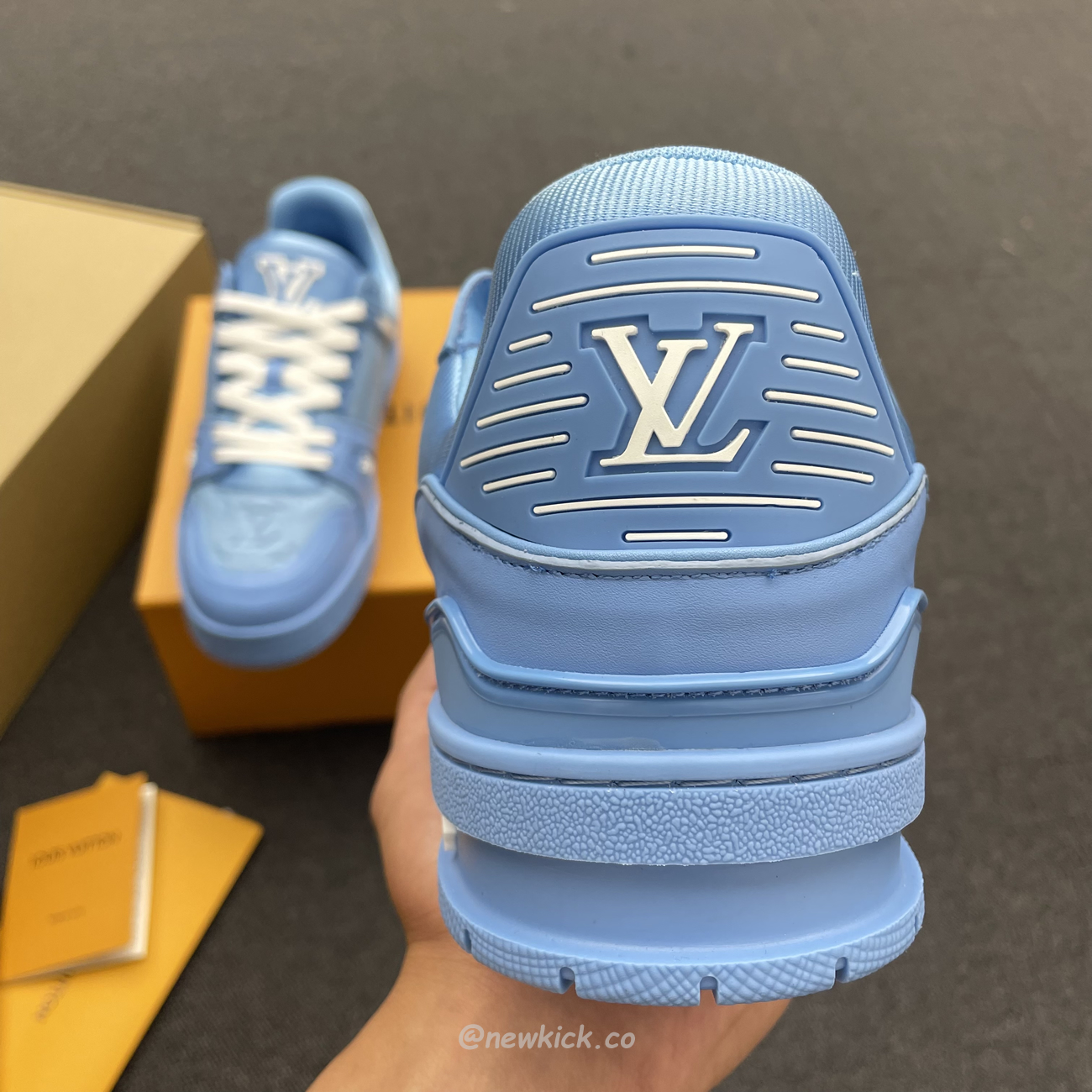 Louis Vuitton Trainer Blue Embossed Monogram (3) - newkick.org