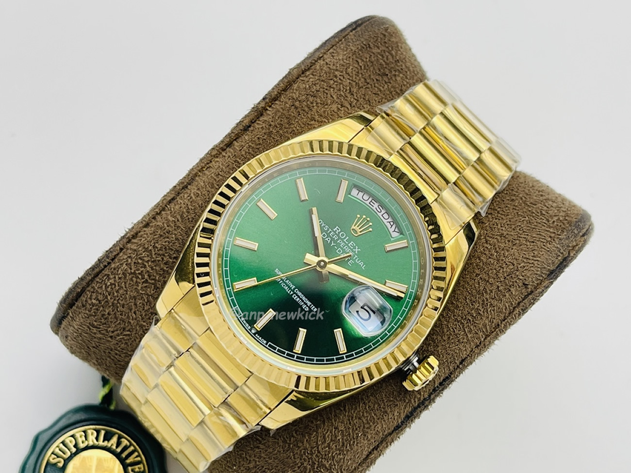 Rolex Day Date Olive Green Cherry Red Dial Bright Blue Bright Black Champagne Colour Olive Green 228239 (96) - newkick.org