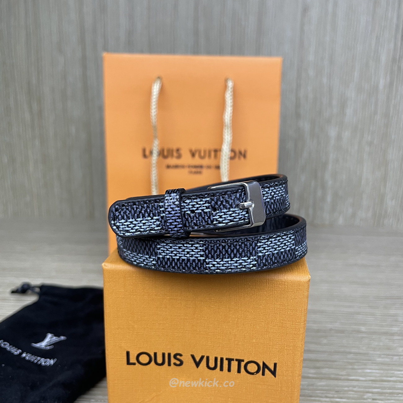 Louis Vuitton Leather Bracelet (7) - newkick.org