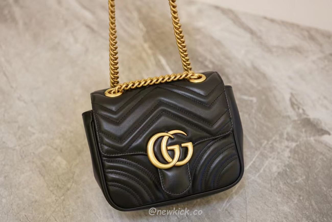 Gucci Gg Marmont Mini Shoulder Bag Matelasse Chevron Black (15) - newkick.org