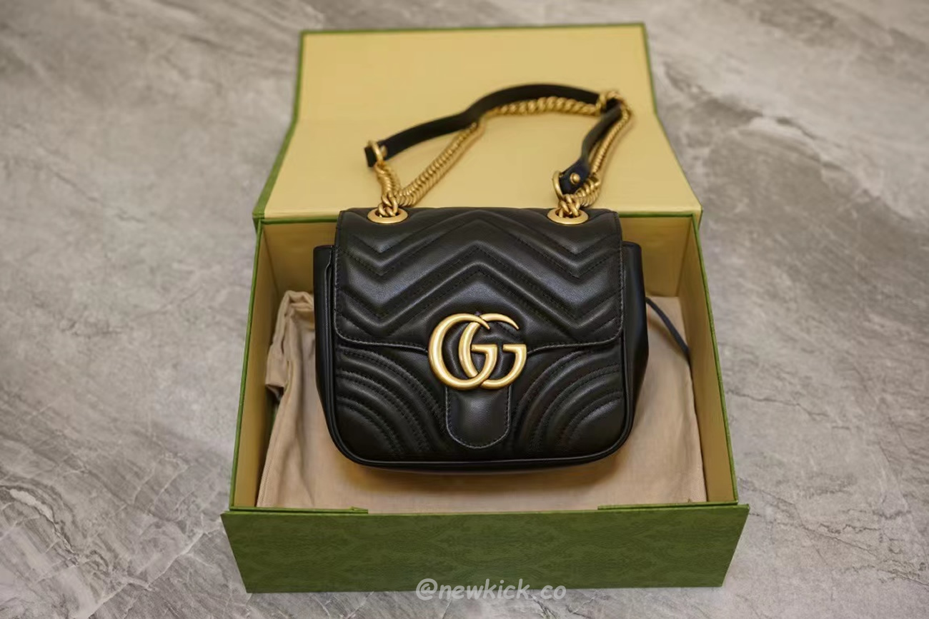 Gucci Gg Marmont Mini Shoulder Bag Matelasse Chevron Black (7) - newkick.org