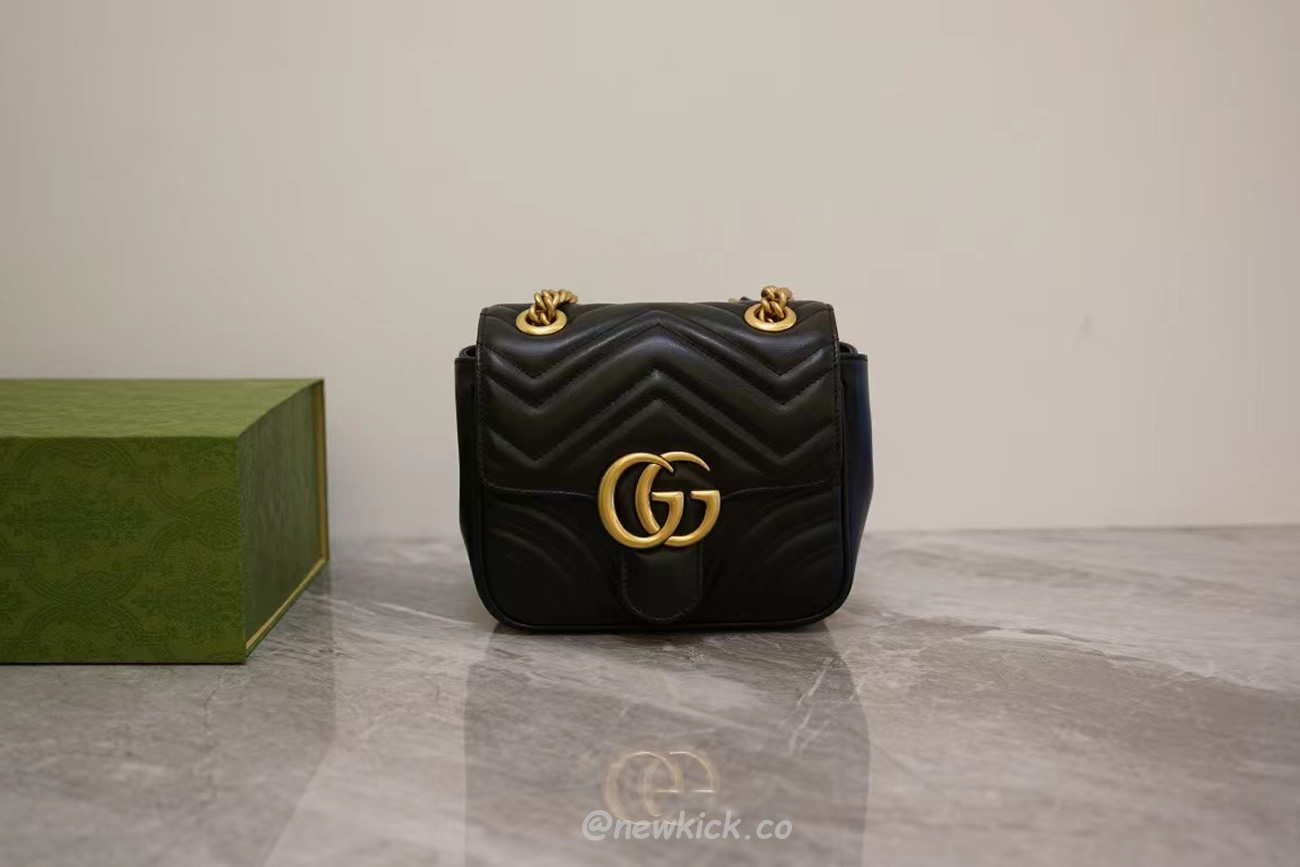 Gucci Gg Marmont Mini Shoulder Bag Matelasse Chevron Black (9) - newkick.org