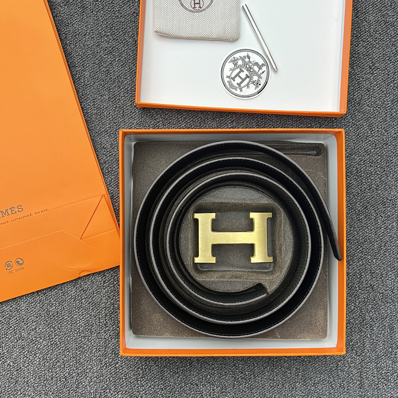 Hermes Full Grain Reversible Belt Leather Black (2) - newkick.org
