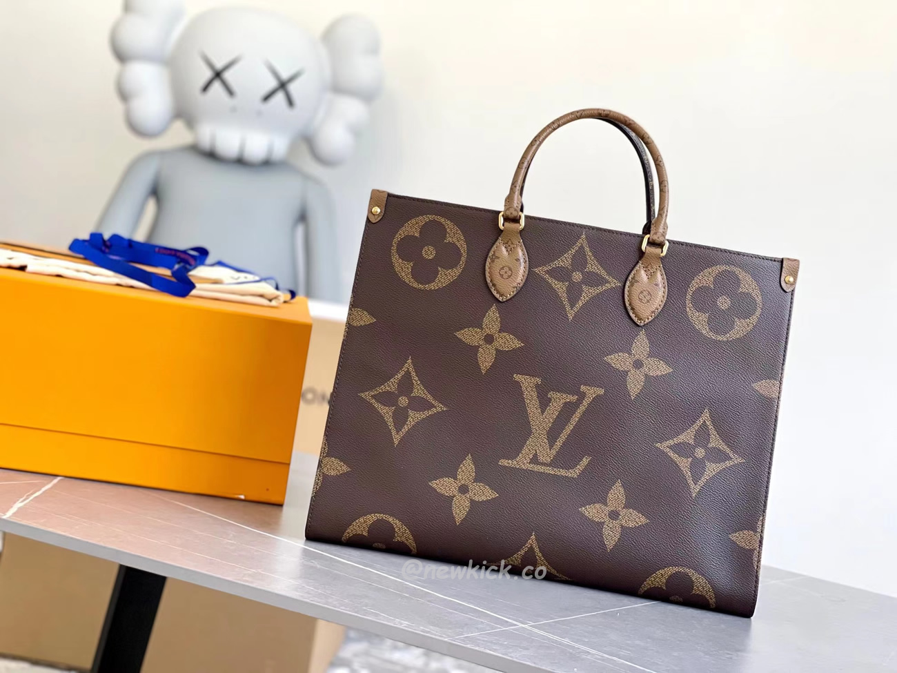 Louis Vuitton Onthego Cloth Tote Brown M45320 (17) - newkick.org