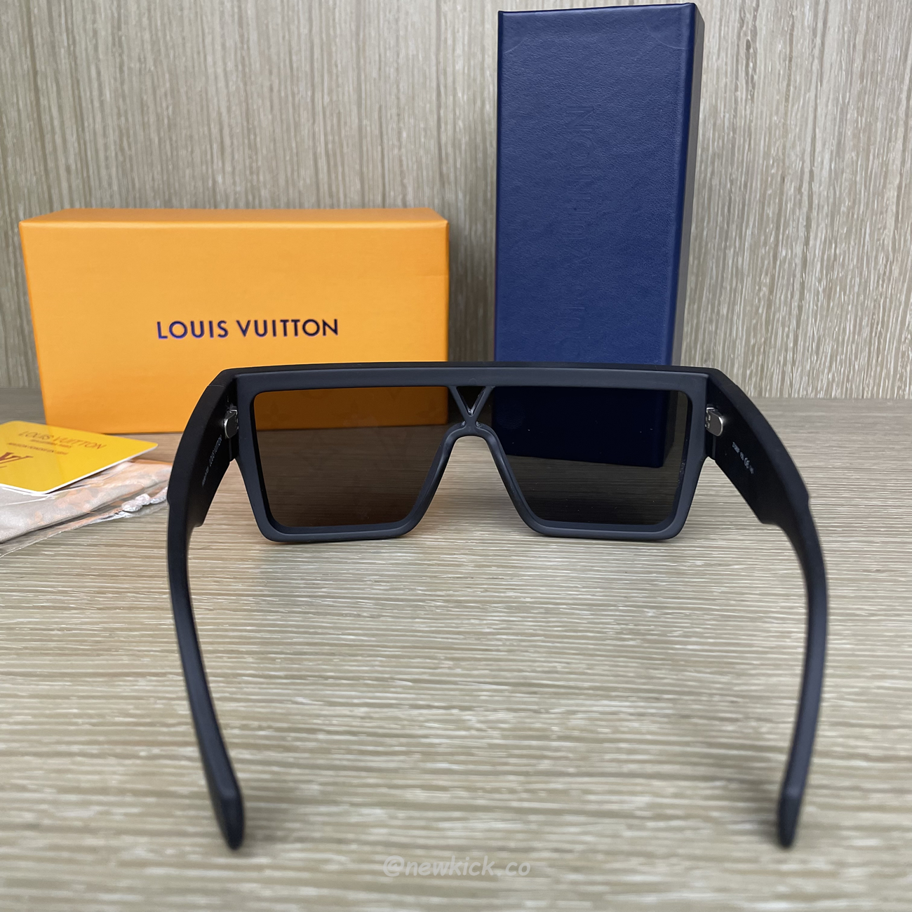 Louis Vuitton Lv Waimea Sunglasses (3) - newkick.org