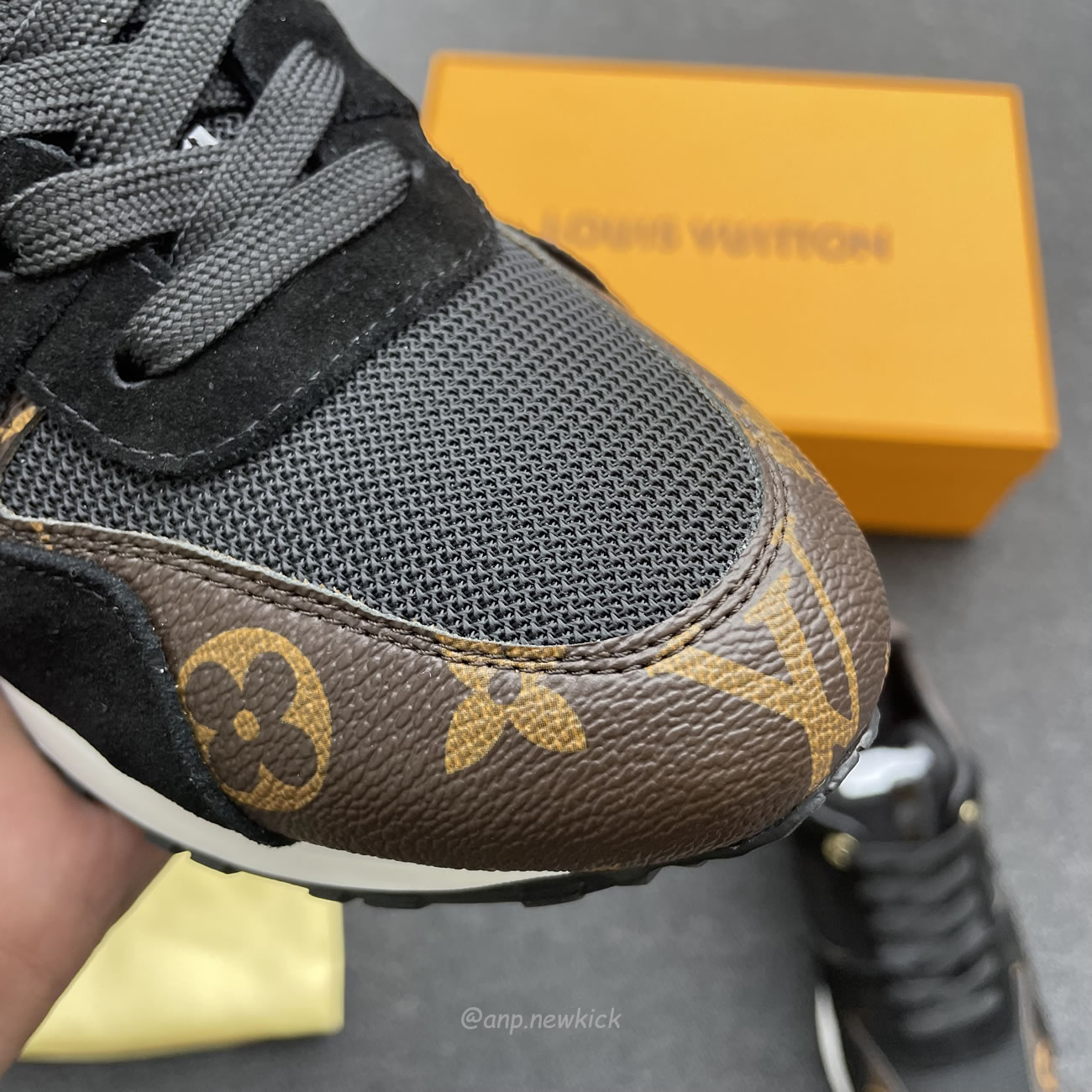 Louis Vuitton Run Away Black Gold 1a3cw0 (10) - newkick.org