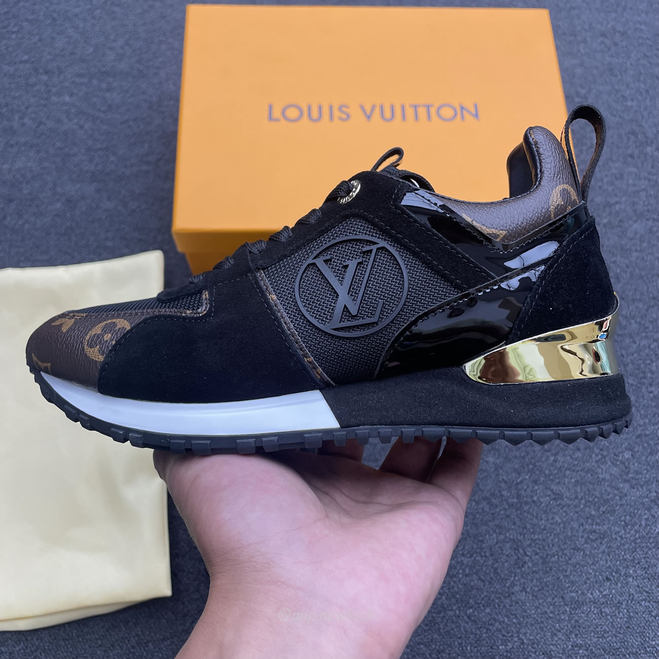 Louis Vuitton Run Away Black Gold 1a3cw0 (3) - newkick.org