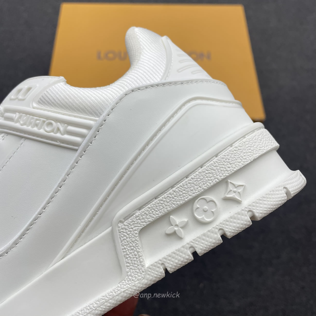 Louis Vuitton Lv Trainer Sneaker White 1a8wav (3) - newkick.org