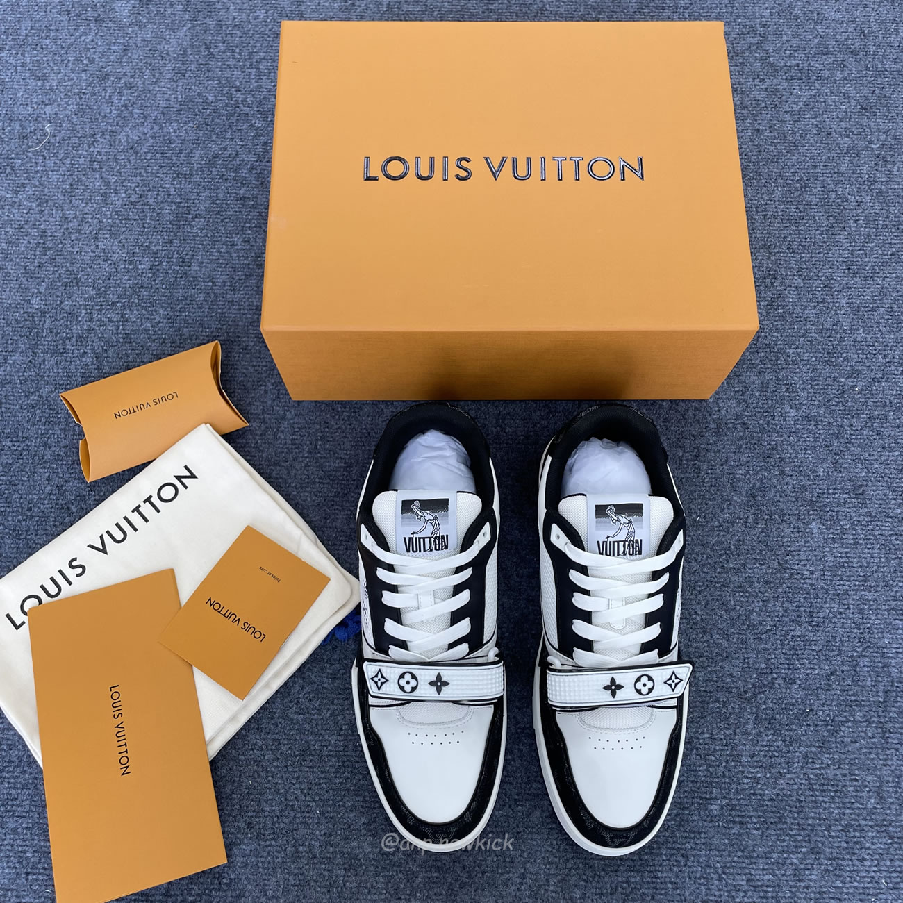 Louis Vuitton Lv Trainer Velcro Strap Monogram Denim Black White 1a9zau (7) - newkick.org