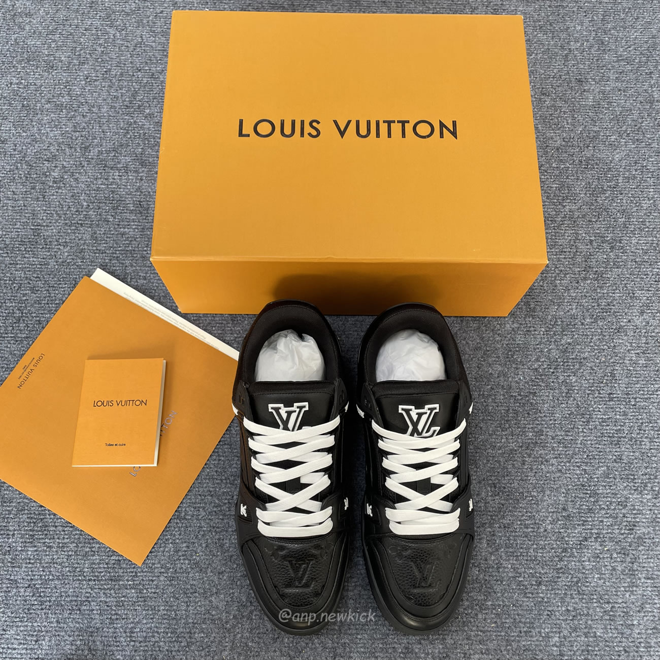 Louis Vuitton Sportschuh Schwarz Eingeprägtes Monogramm 1aarey (5) - newkick.org