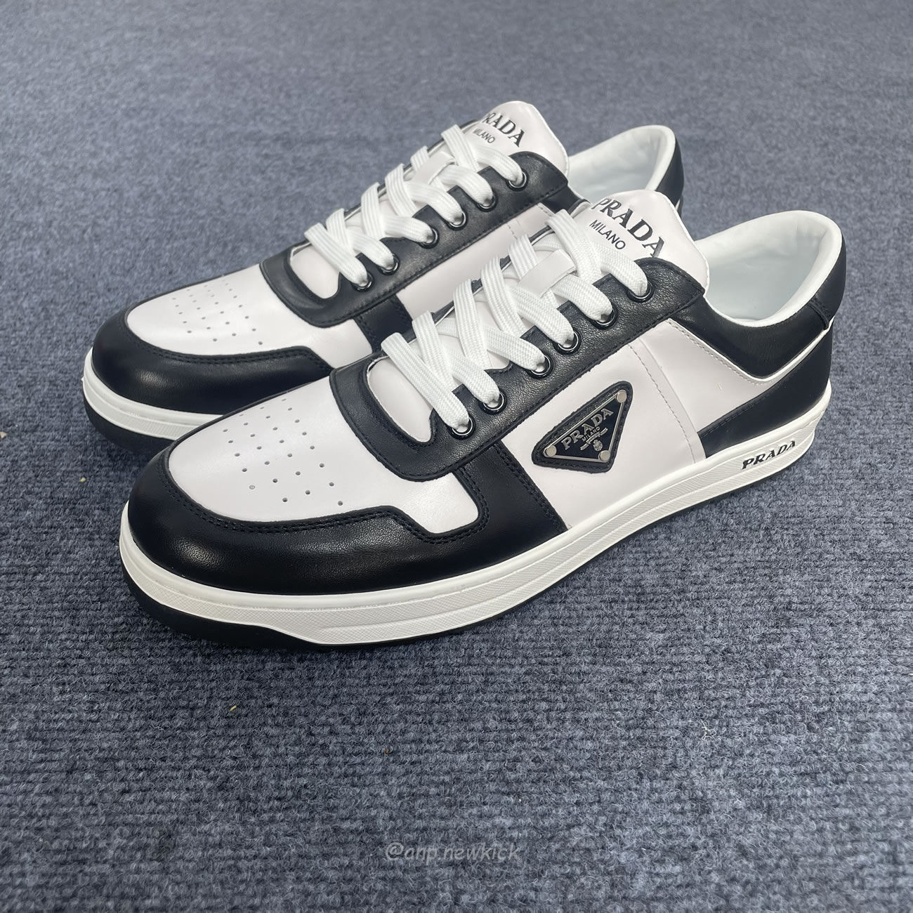 Prada Downtown Low Top Sneakers Leather White Black 2ee364 3lkg F0964 (5) - newkick.org