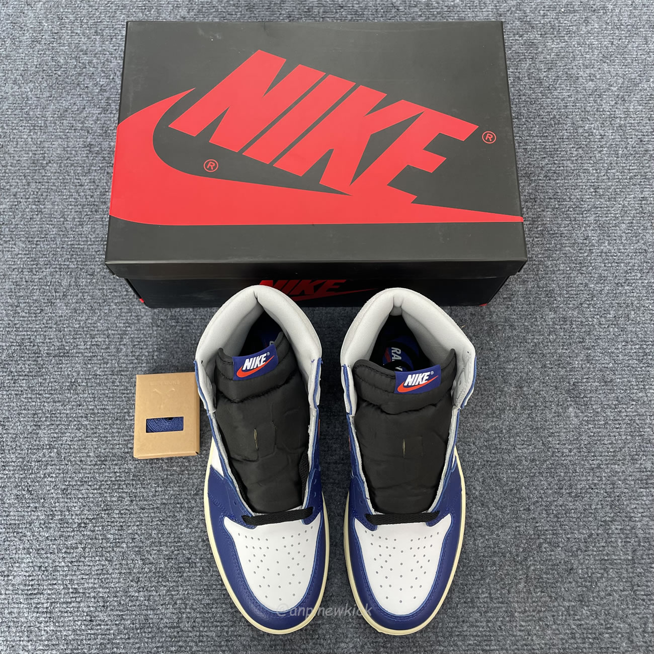 Air Jordan 1 Retro High Og Deep Royal Blue Dz5485 100 (8) - newkick.org