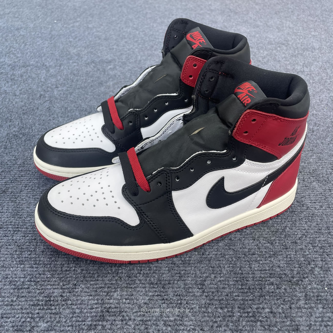 Air Jordan 1 High Og Black Toe Reimagined Dz5485 106 (4) - newkick.org