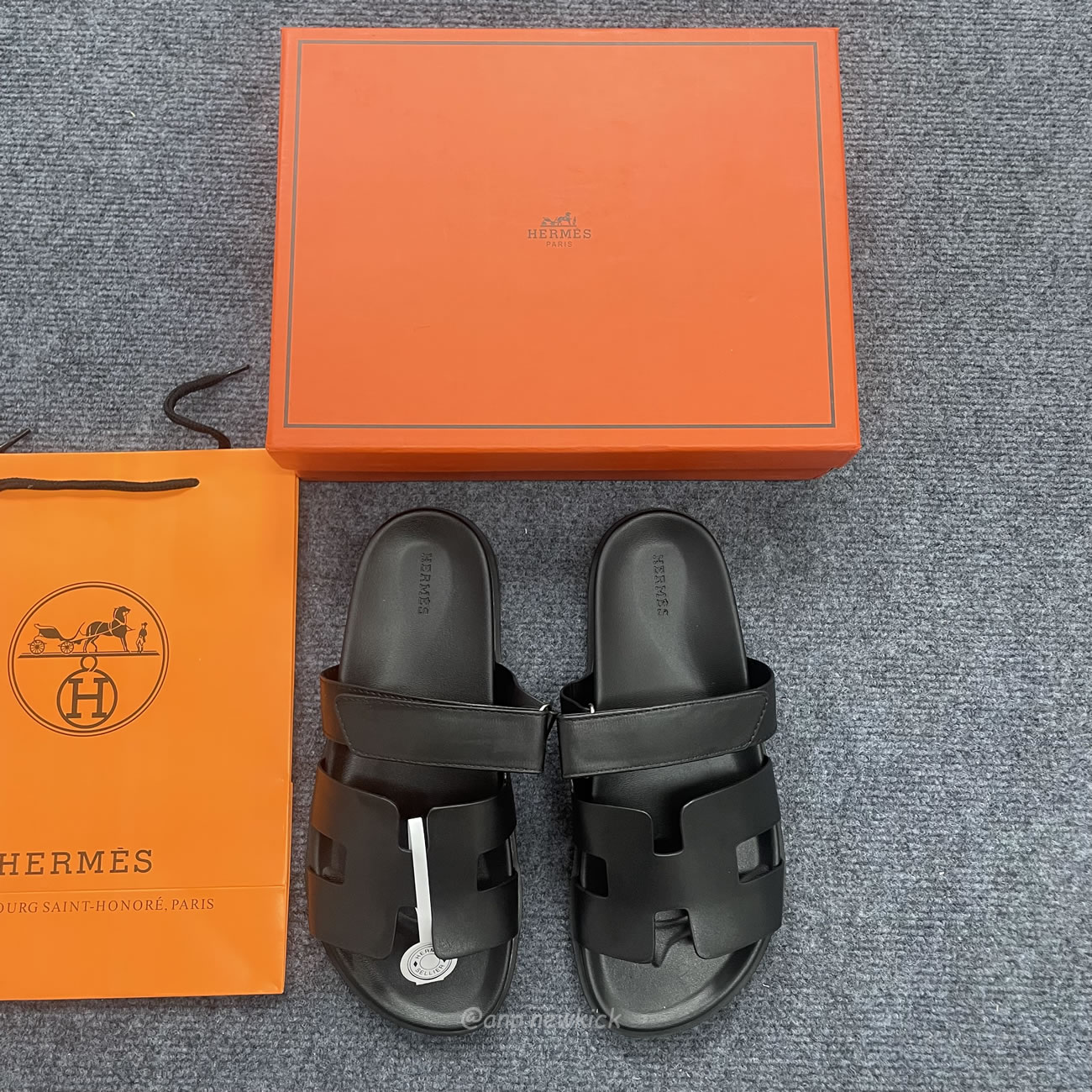 Hermes Chypre Sandal Noir Calfskin Leather H211865z (3) - newkick.org