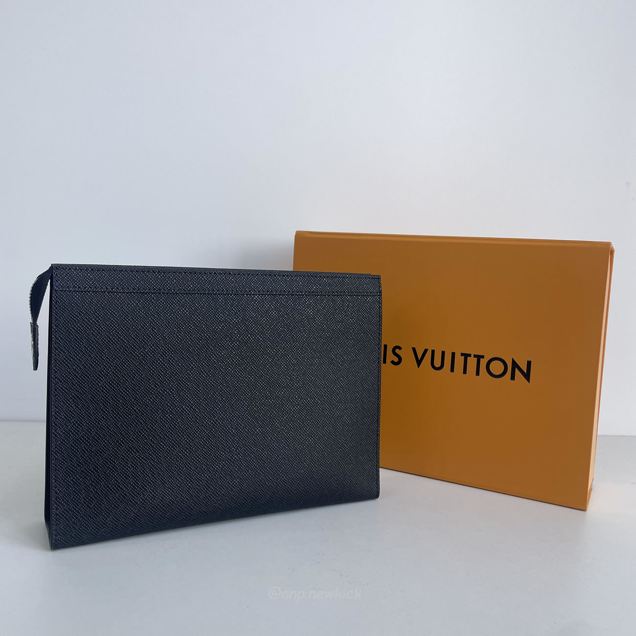 Louis Vuitton Pochette Voyage M30450 (7) - newkick.org