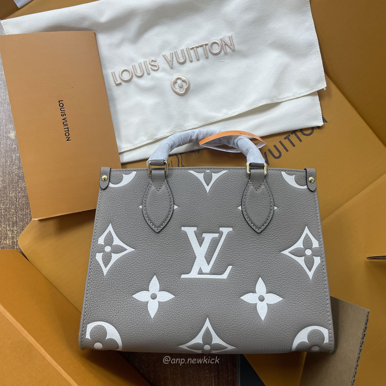 Louis Vuitton Onthego Pm Tote Bag M45779 (6) - newkick.org