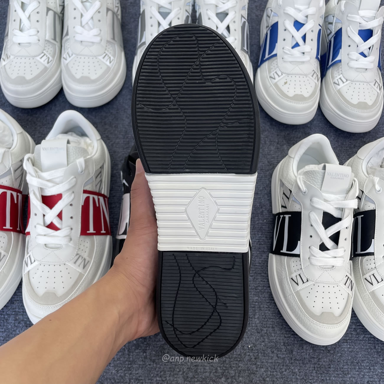 Valentino Garavani Vl7n Sneaker Low Top White Black Grey Red Blue Ys0c58wrq 24p (10) - newkick.org