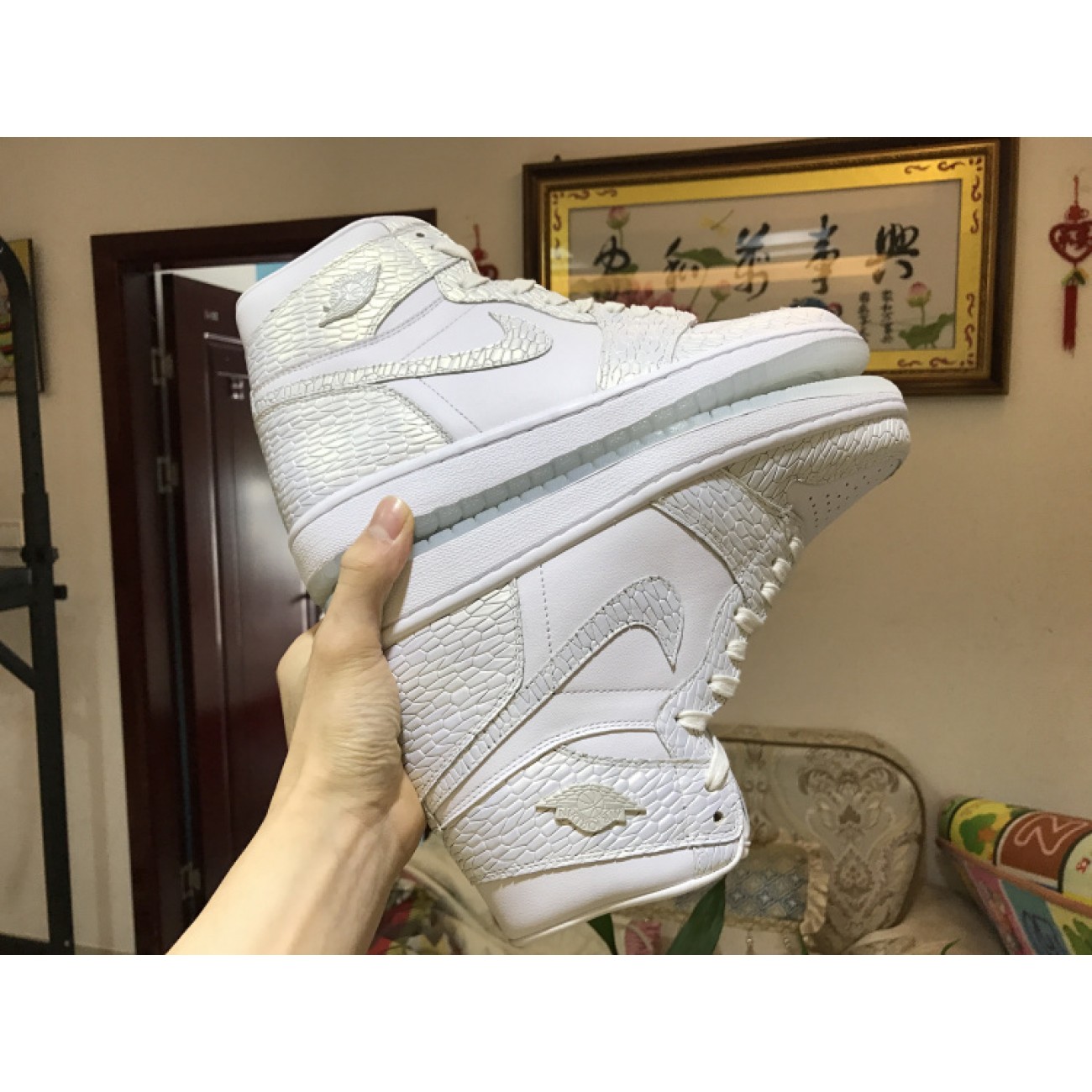 Air Jordan 1 Retro High GS "Pearl White" 832596-100