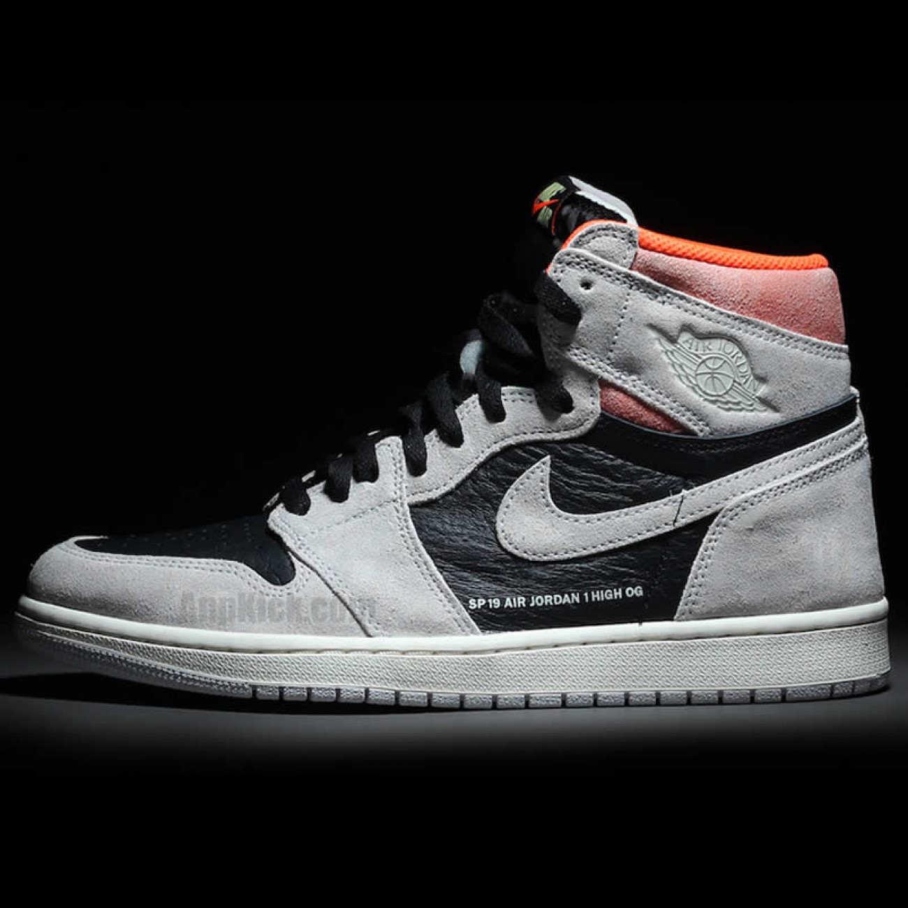 Air Jordan 1 Retro High OG "Neutral Grey" Shoes 555088-018