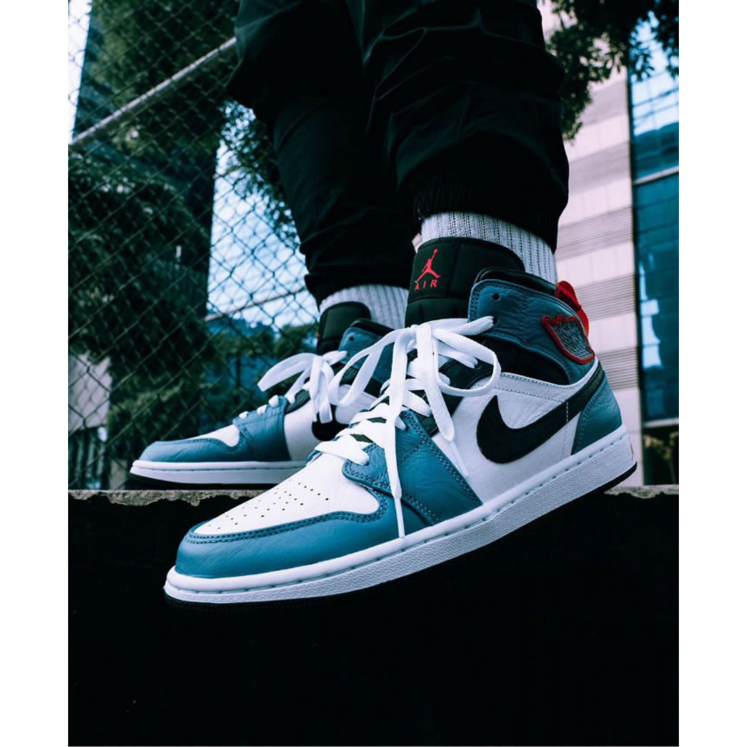 Facetasm x Air Jordan 1 Mid 