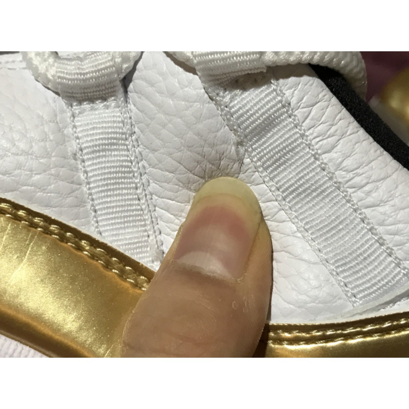 Air Jordan 11 Low "Gold Medal" 528895-103