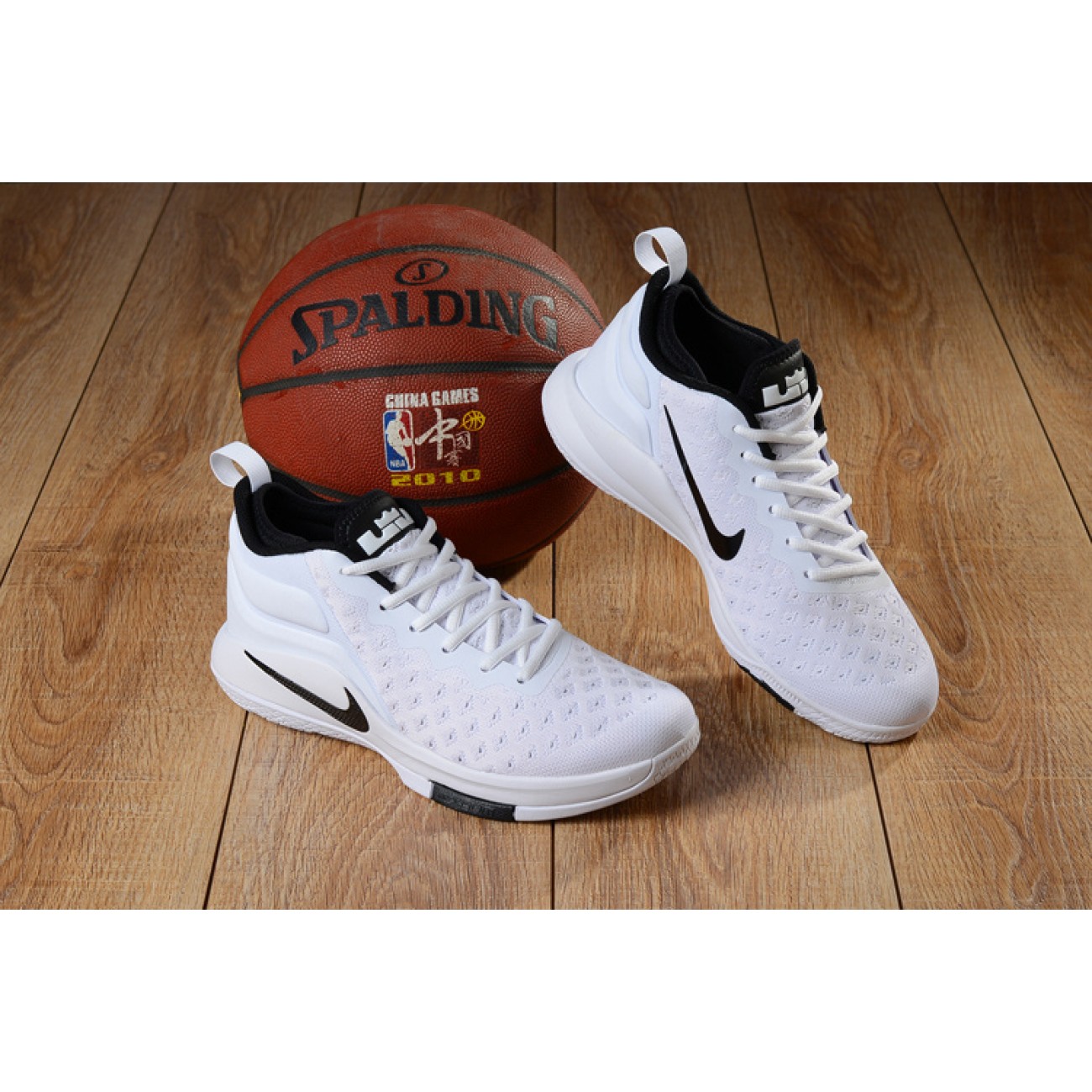 Lebron Witness 2 Flyknit Basketball Shoes "Oreo" White/Black