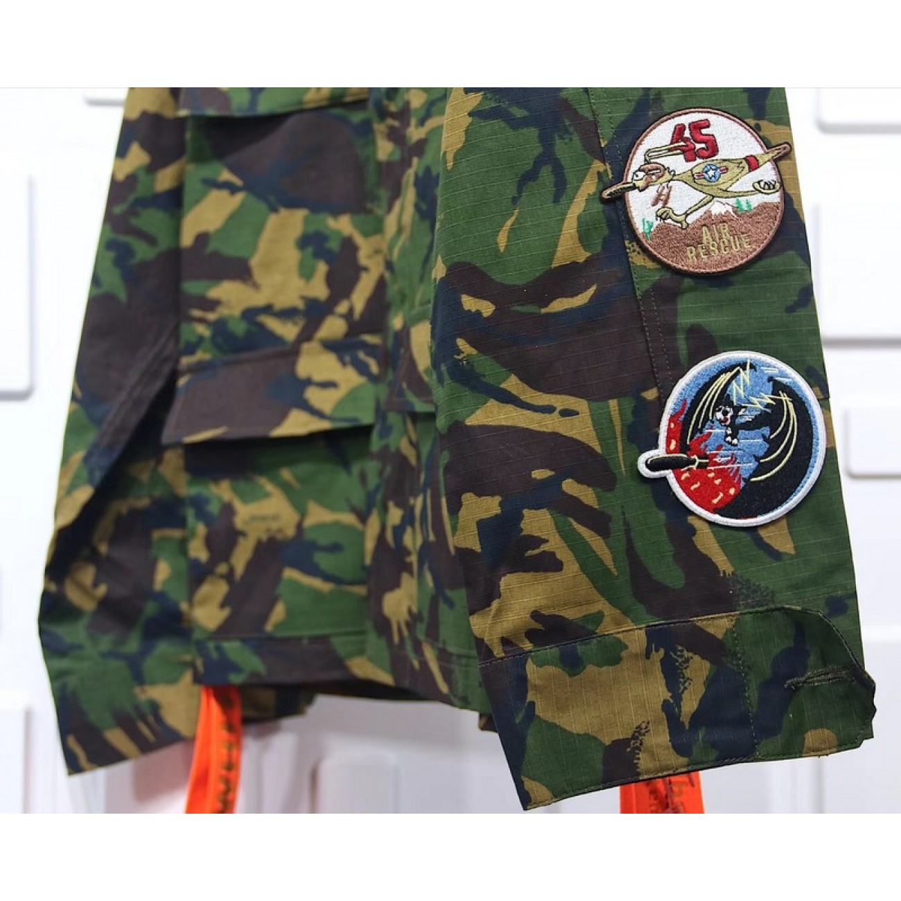 Off-white C O VIRGIL abloh 18SS Badge Ribbon Arrow Camo Armbands Jacket