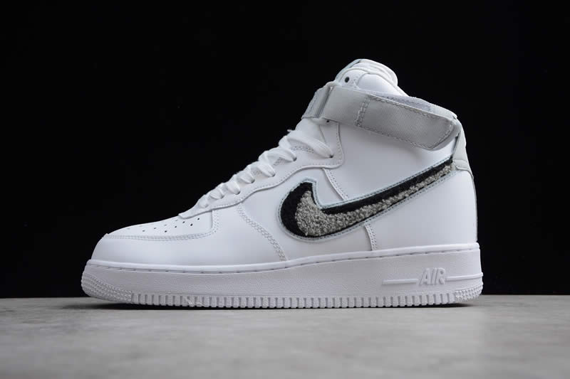 white air forces 1 07 lv8 high top chenille swoosh nike outlet 806403 105 detail