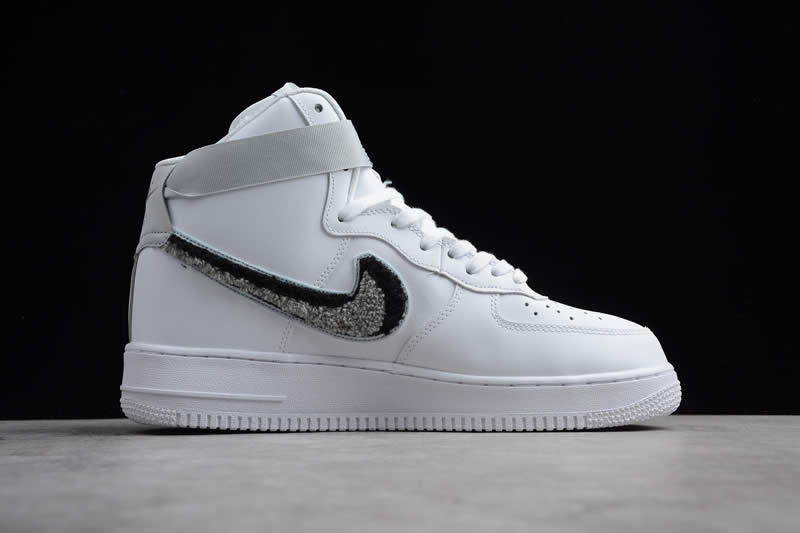 white air forces 1 07 lv8 high top chenille swoosh nike outlet 806403 105 detail